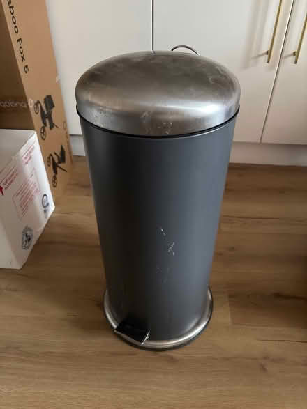 Photo of free Large pedal bin (G42 Crosshill) #1