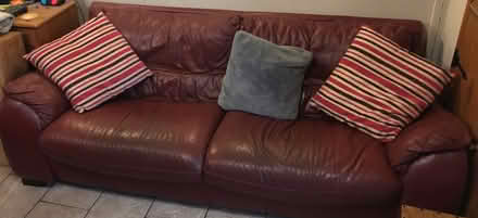 Photo of free Old sofa (Weston Rhyn sy10) #1