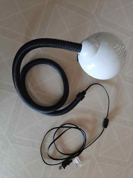 Photo of free Wrap around reading light (Milwaukie, Ardenwald) #2