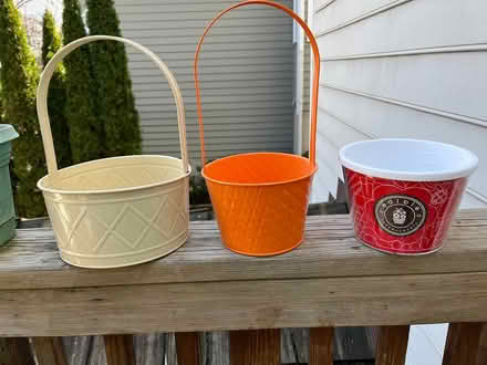 Photo of free Edible arrangements containers (Kentlands) #1