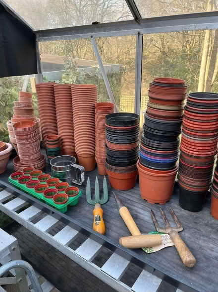 Photo of free Plant pots of varying sizes, tools and vermiculite (Cookridge LS16) #1