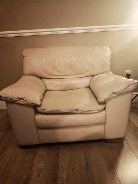 Photo of free Sofa leather suite (Newcastle-upon-Tyne NE6 5AR) #2