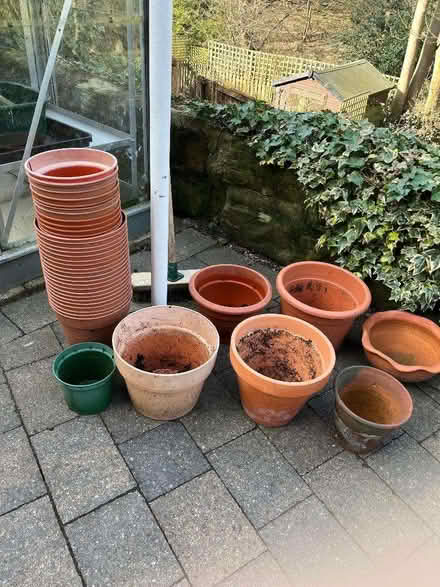 Photo of free Plant pots of varying sizes, tools and vermiculite (Cookridge LS16) #2