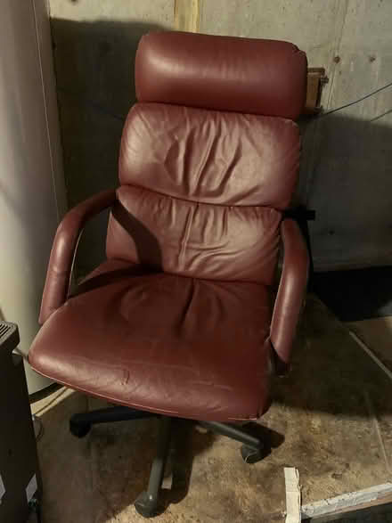 Photo of free Desk chair (Tuttle Drive Acton) #1