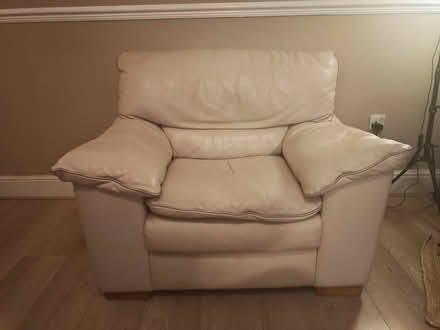 Photo of free Sofa leather suite (Newcastle-upon-Tyne NE6 5AR) #1