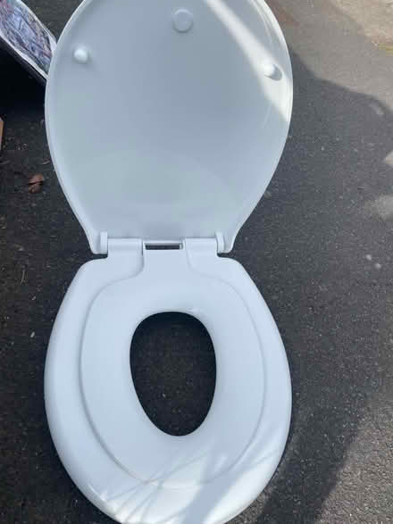 Photo of free Toilet seat (City of Bristol BS16) #2