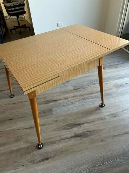 Photo of free Extendable Table (Chelsea Heights) #2