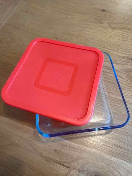 Photo of free Pyrex dish with lid (Chelmsford CM1) #1