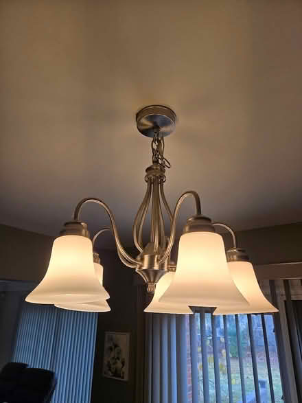 Photo of free Used chandelier in great condition (Near 14 Mile Rd and Halsted) #1