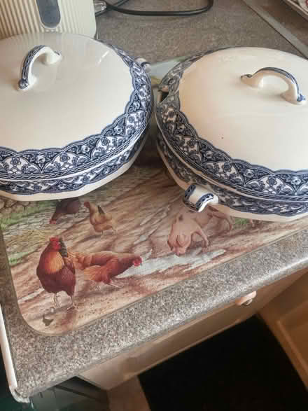 Photo of free 2 matching Tureens (GL116JR cam) #1