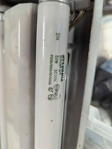 Photo of free fluorescent tubes and fixtures (near Tartan/ Jockvale) #3