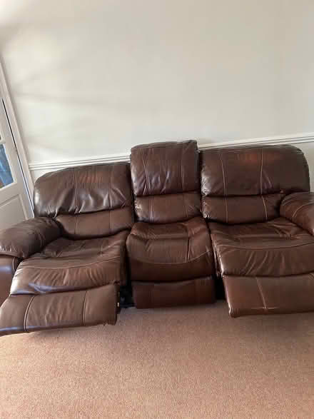 Photo of free Mahogany Electric reclining settee (Whitwick, Coalville LE67 5BR) #2