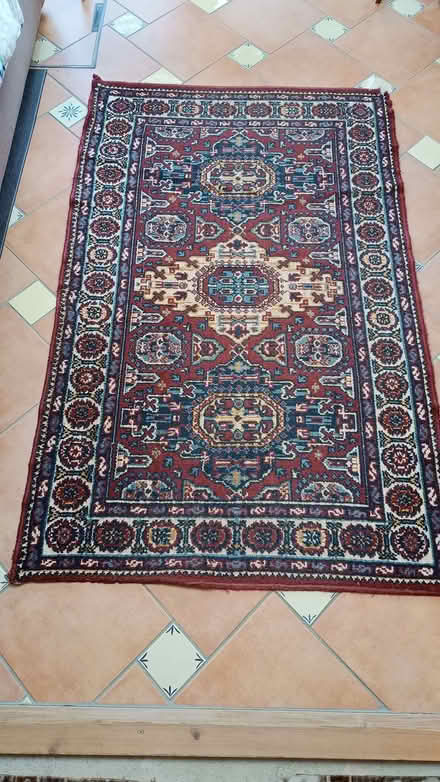 Photo of free Burgundy-coloured patterned rug, 160*100cm (New Marston OX3) #1