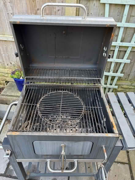 Photo of free American style charcoal bbq (Frodsham, wa6) #1