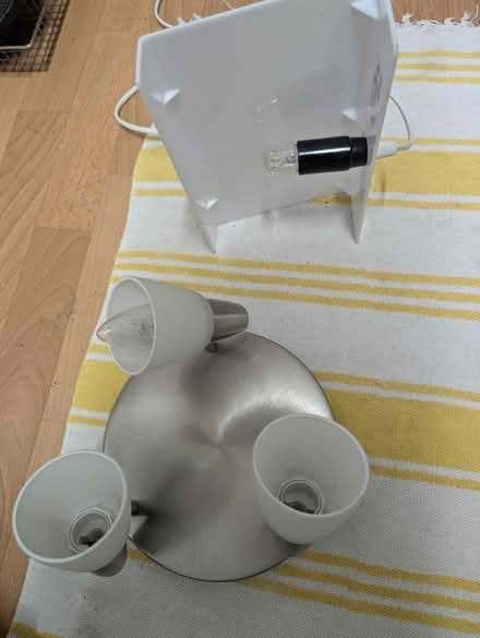 Photo of free ceiling light,side lamp (dagenham rm9 5yn) #2