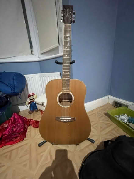 Photo of free Classic guitar and its stand (Whetstone N20) #1