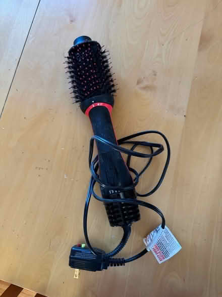 Photo of free Revlon hair dryer/volumizer brush (Saratoga) #1