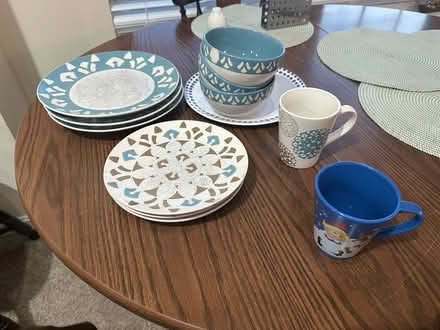 Photo of free Plates, bowls (Seven Oaks- 5 min Wise) #1