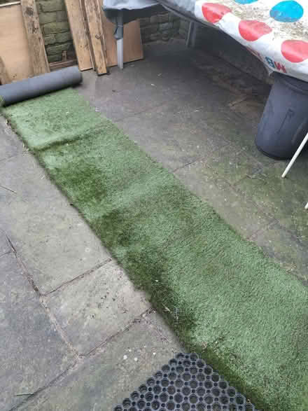 Photo of free Artificial grass off cut (Walthamstow E17) #1