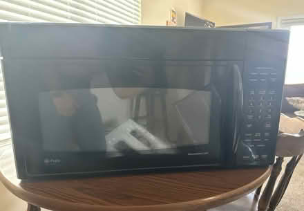 Photo of free GE profile microwave over the top (Seven Oaks- 5 min Wise) #1