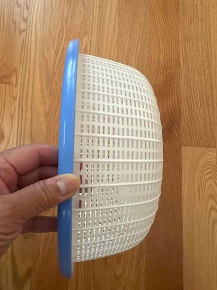 Photo of free Gently used plastic colander (Sunnyvale, near library) #2