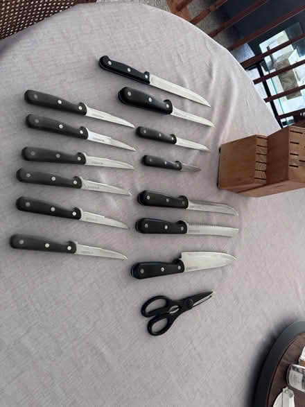 Photo of free Kitchen Knife Block w/ knives (Kingstowne / Springfield Mall) #3