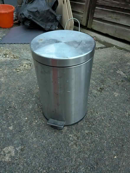 Photo of free Small Pedestal Bin (GL51) #1