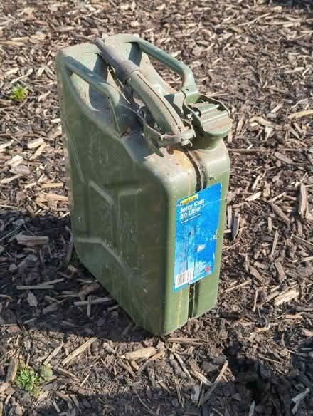 Photo of free 20l steel jerry can. (Mapperley NG3) #1