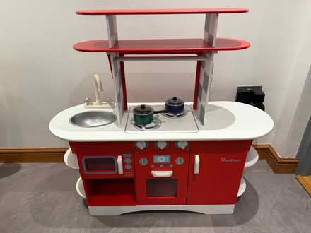 Photo of free Play kitchen and accessories (Welwyn AL7) #1