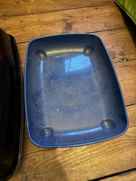 Photo of free 2 cat litter trays (WR1 Lansdowne) #4