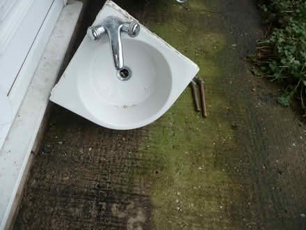 Photo of free bathroom basin (Granborough MK18) #1