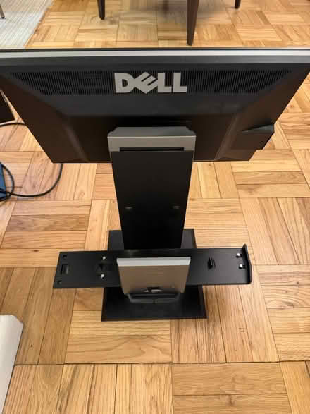 Photo of free Dell computer monitor 17in (Murray Hill, Manhattan) #2