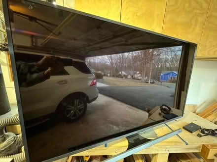 Photo of free 60” tv (In Reston off of Lawyers Road) #1