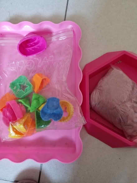 Photo of free Kinetic sand and moulds (Meersbrook S8) #1