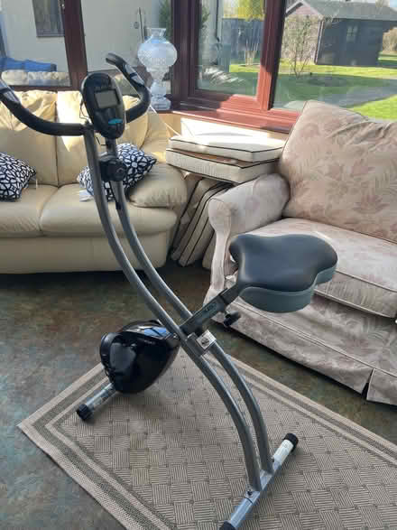 Photo of free Folding indoor bike (Layer-de-la-Haye CO2) #1