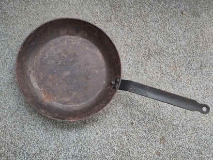 Photo of free Cast Iron Frying Pan (Pant SY10) #1