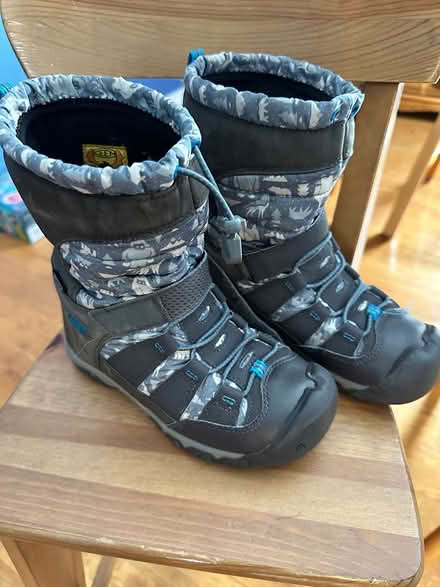 Photo of free Size 1 Keens Boots (Beaverbrook) #2