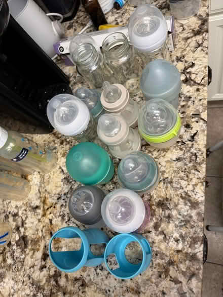 Photo of free 4 and 8 oz baby bottles (Casselberry) #1