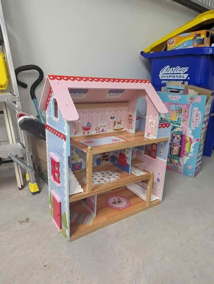 Photo of free Doll House (Marietta) #1