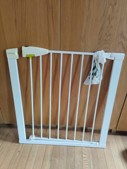 Photo of free Lindam baby/dog gate (Friern Barnet, N11) #1