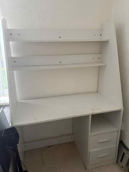 Photo of free Desk (IG10) #1