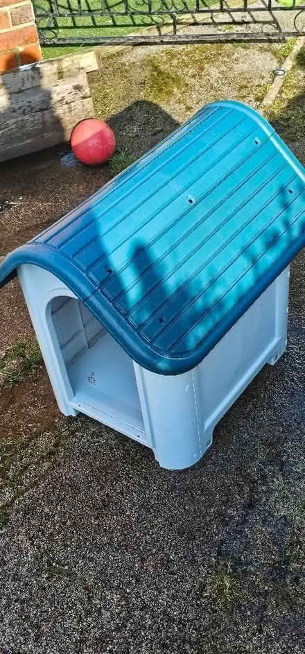 Photo of free Small/ medium kennel (Abbey Hulton ST2) #2