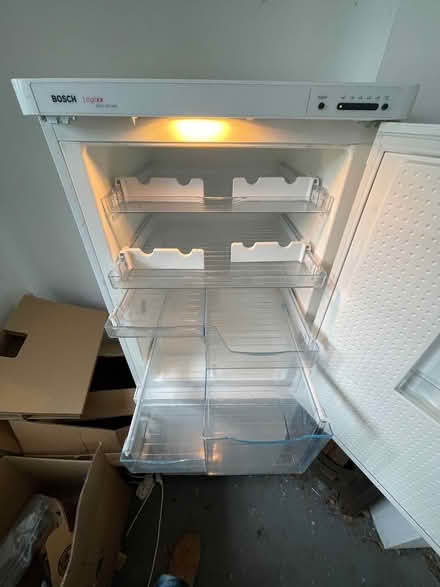 Photo of free Bosch Drinks Fridge (Barnes SW13) #2