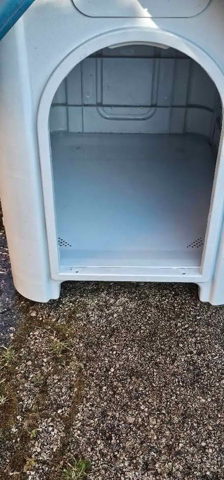 Photo of free Small/ medium kennel (Abbey Hulton ST2) #4
