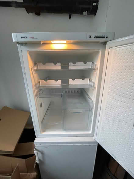 Photo of free Bosch Drinks Fridge (Barnes SW13) #3