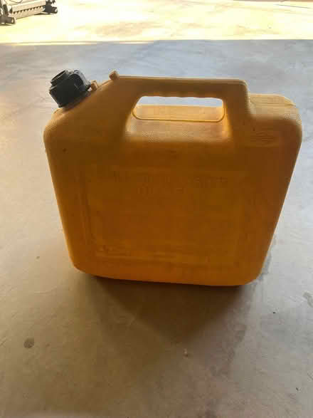 Photo of free 5 gallon diesel can (Pacific) #1