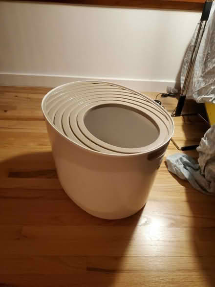 Photo of free Litter Box (Queen Anne) #1