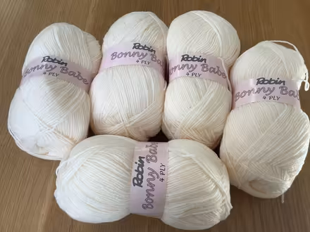 Photo of free Wool, pale cream 4 ply (Loughborough LE11) #1