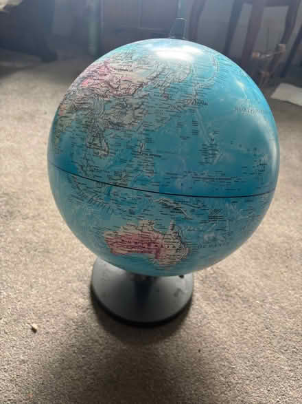 Photo of free Globe ( without power cable) (Cashes Green GL5) #1