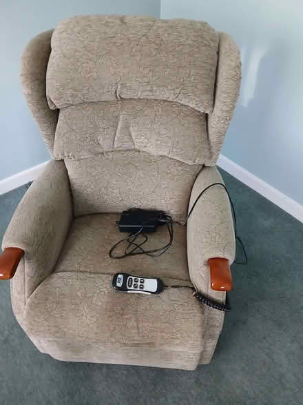 Photo of free Electric reclining chair (High Green S35) #1